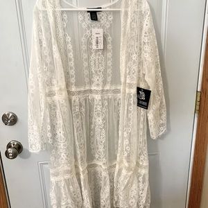 White Quarter Sleeve Lace Cardigan Size XL